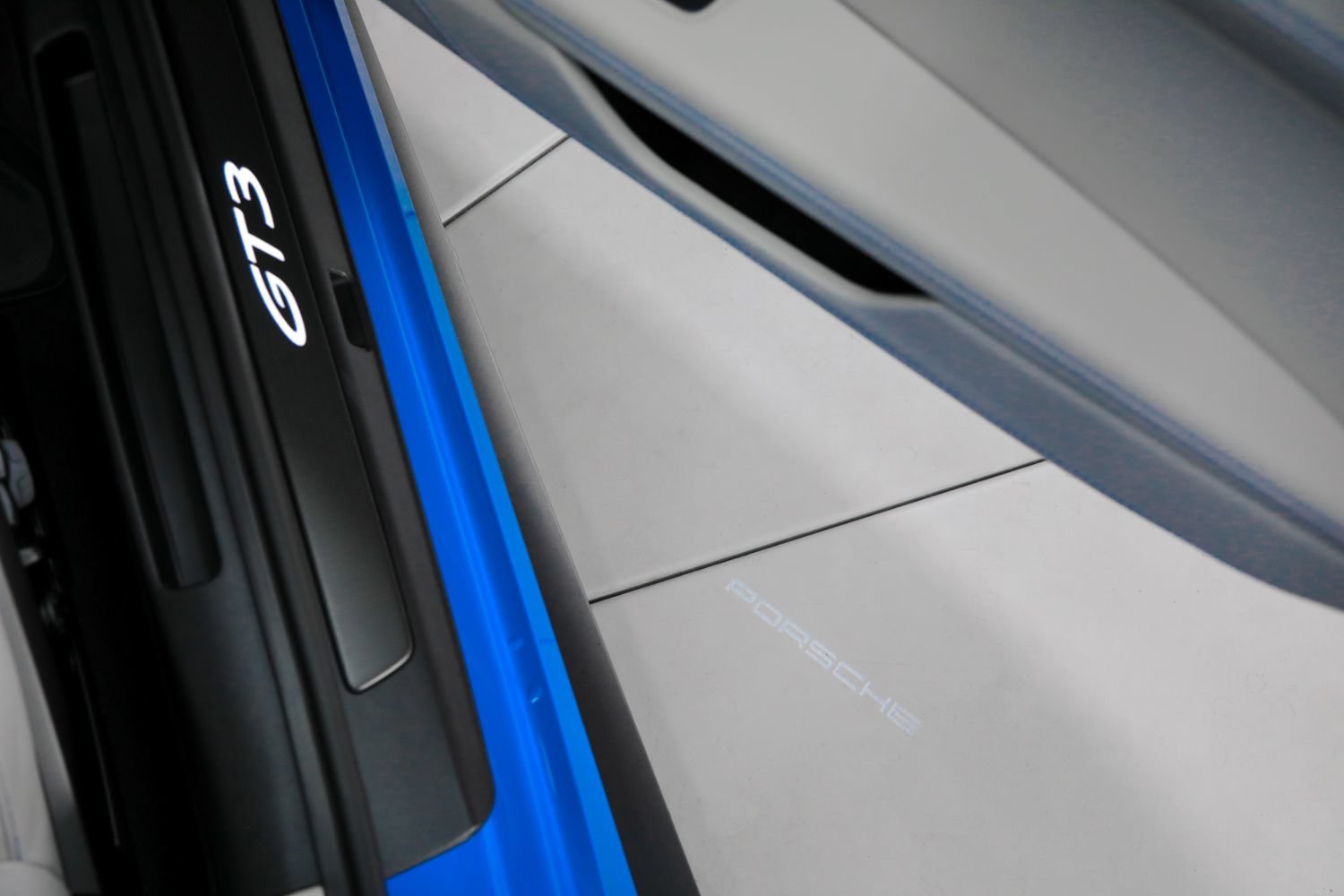Used 2022 Porsche 911 GT3 RWD image 41