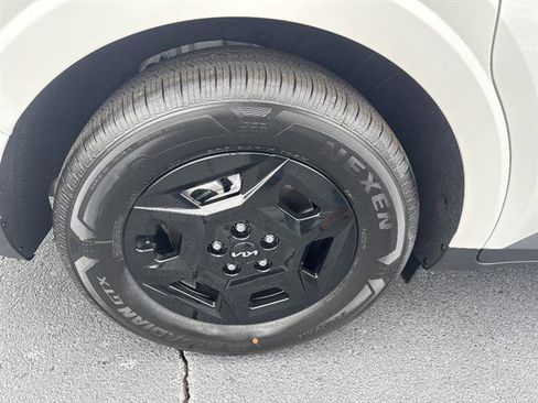 New 2026 Kia Carnival image 9