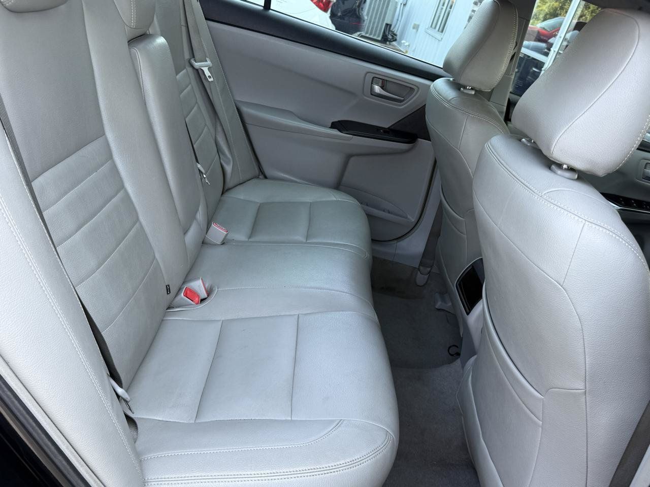 Used 2017 Toyota Camry LE FWD image 17