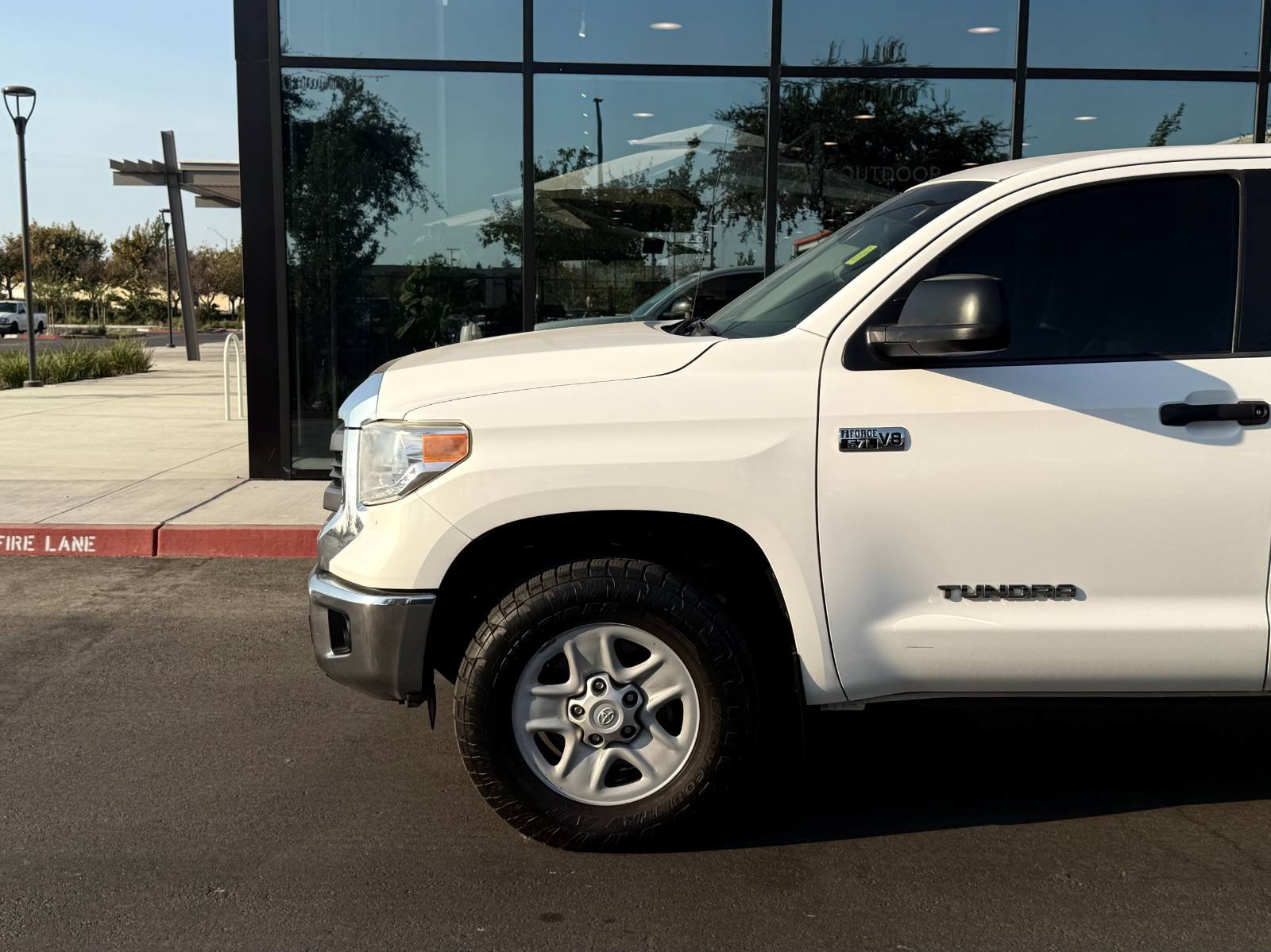 Used 2015 Toyota Tundra SR5 AWD/4WD image 11