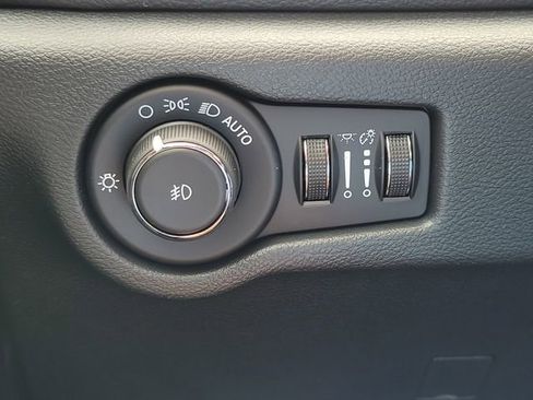 New 2026 Chrysler Pacifica Select image 25