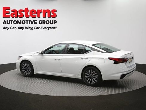 Used 2023 Nissan Altima 2.5 SV FWD image 61