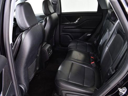 Used 2022 Lincoln Corsair AWD w/ Premium Package image 16