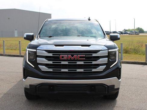Used 2024 GMC Sierra 1500 SLE AWD/4WD image 4