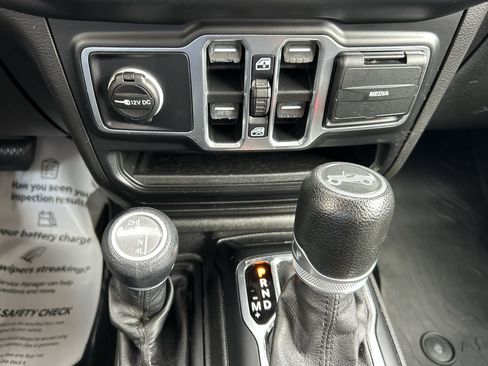 Used 2020 Jeep Wrangler Unlimited Sport S AWD/4WD image 28