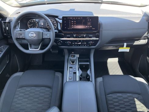 New 2026 Nissan Pathfinder SV image 7