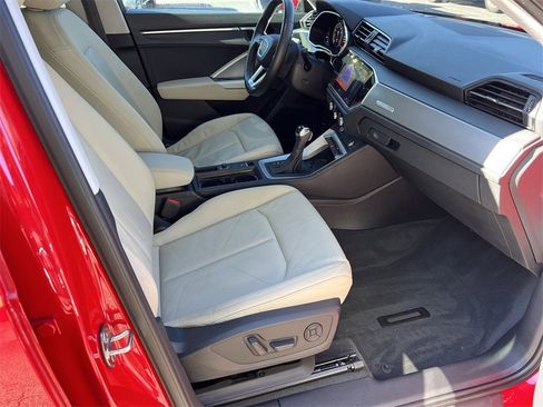 Used 2020 Audi Q3 2.0T Premium Plus image 11