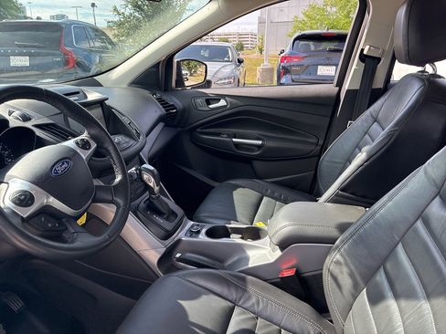 Used 2016 Ford Escape SE w/ SE Leather Comfort Package FWD image 17