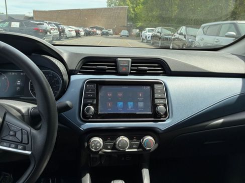 Used 2025 Nissan Versa SV image 17