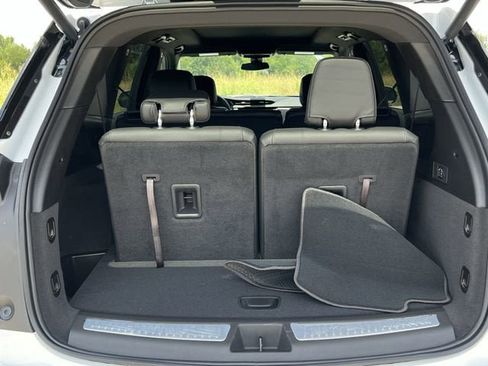 New 2025 Cadillac XT6 Luxury image 27