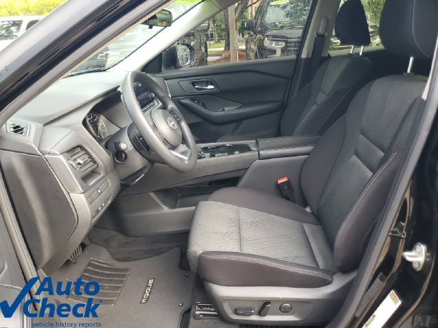 Used 2024 Nissan Rogue SV FWD image 18