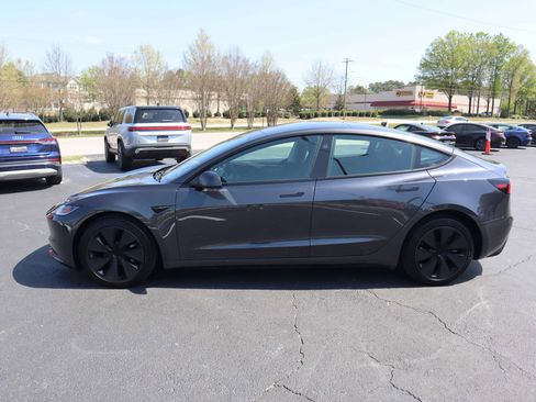 Used 2025 Tesla Model 3 image 8