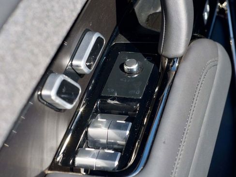 Used 2024 Land Rover Range Rover Sport SE image 20