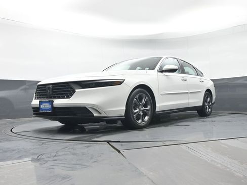 Used 2023 Honda Accord EX image 30