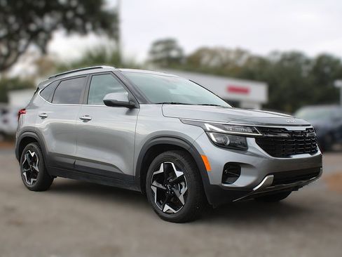 Certified 2024 Kia Seltos EX image 3