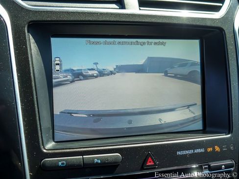 Used 2018 Ford Explorer Limited image 18