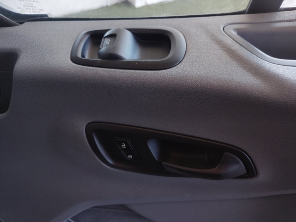 Used 2019 Ford Transit 150 XL RWD image 12