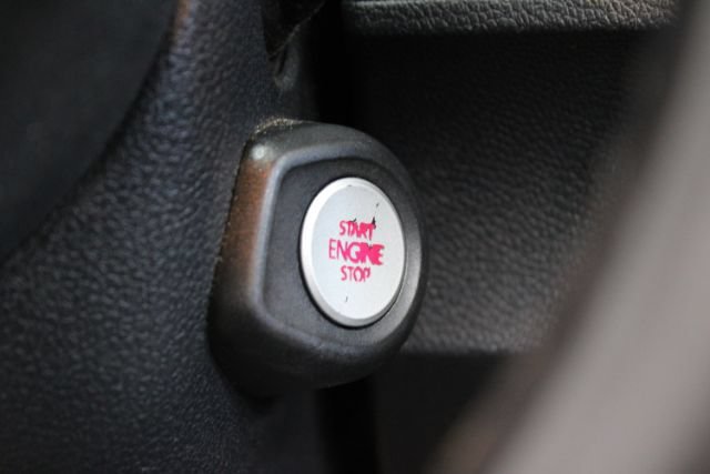 Used 2013 Volkswagen Eos Executive FWD image 15