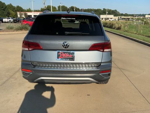 Used 2023 Volkswagen Taos SE image 8