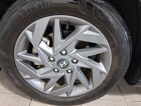 Used 2024 Hyundai Elantra SEL FWD image 10