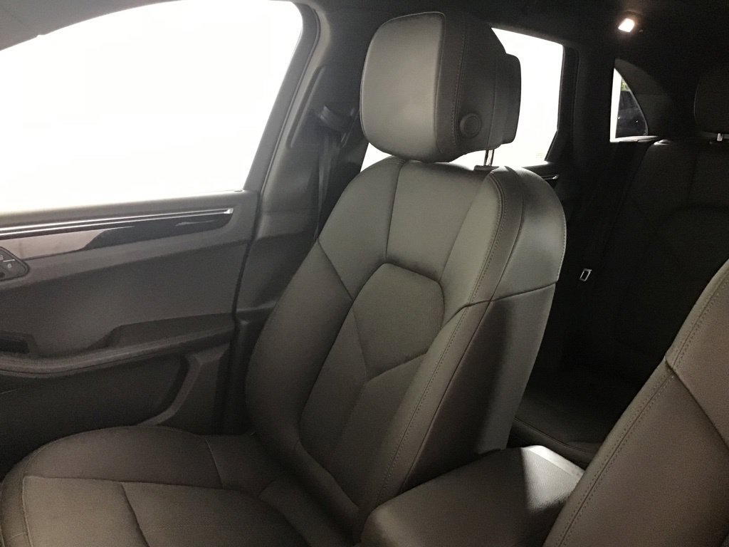 Certified 2023 Porsche Macan Turbo AWD/4WD image 22