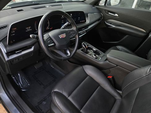 Used 2024 Cadillac XT4 Premium Luxury image 8