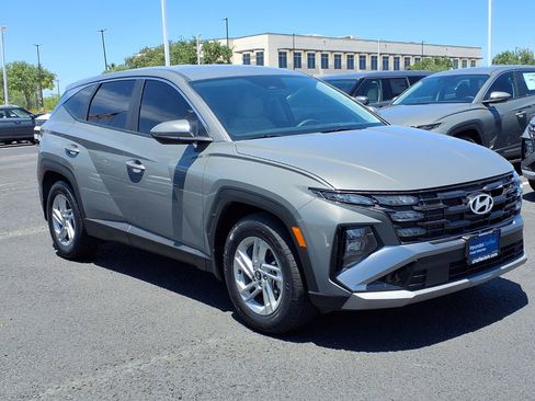 Certified 2025 Hyundai Tucson SE FWD image 1