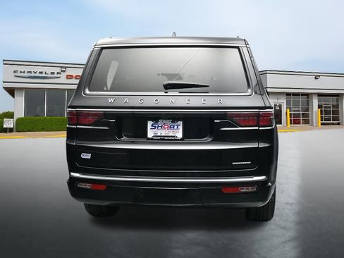 Used 2024 Jeep Wagoneer Series II AWD/4WD image 4