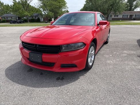Used 2022 Dodge Charger SXT w/ Leather Interior Group image 3