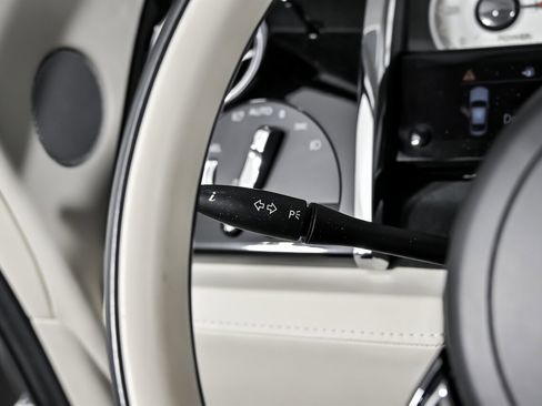 Used 2019 Rolls-Royce Wraith image 31