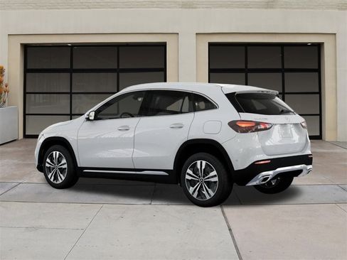 New 2025 Mercedes-Benz GLA 250 image 28