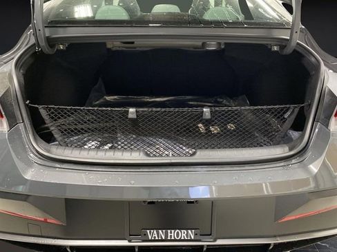 New 2025 Hyundai Elantra Limited image 16