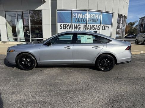 New 2025 Honda Accord SE image 2