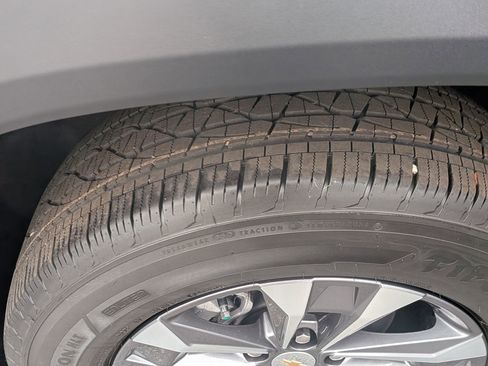 New 2026 Chevrolet Equinox LT w/ Safety and Technology Package FWD image 11