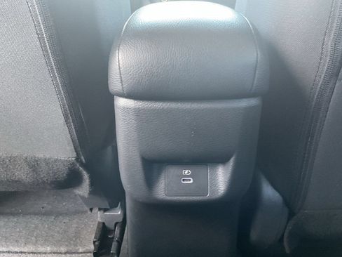 Used 2025 Nissan Versa SV w/ Trunk Package FWD image 10