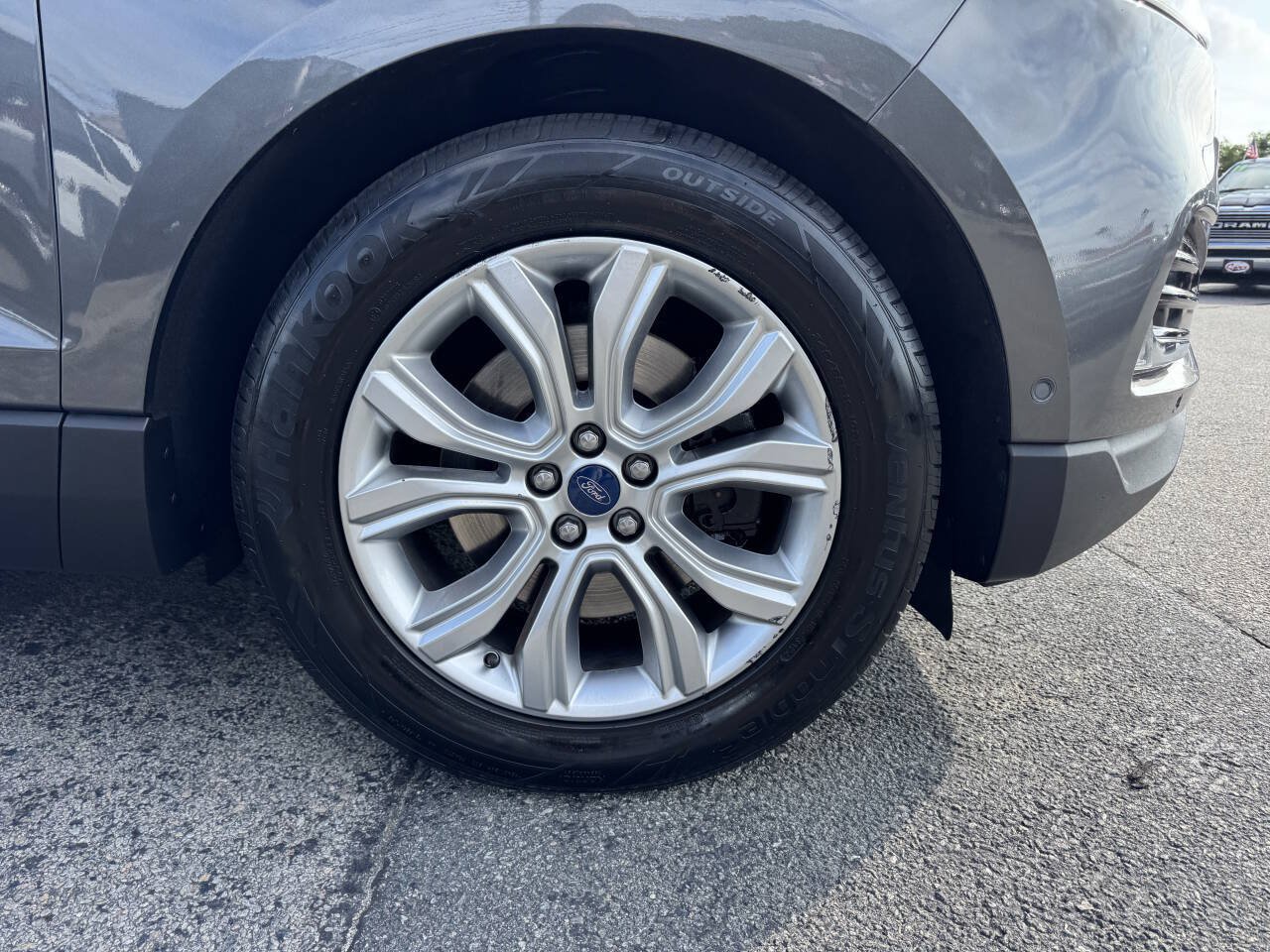 Used 2020 Ford Edge Titanium w/ Equipment Group 301A AWD/4WD image 12