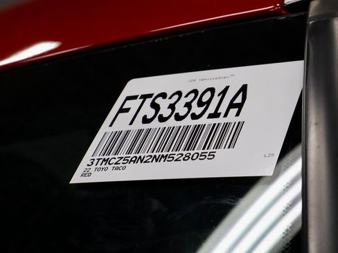 Used 2022 Toyota Tacoma TRD Sport image 32