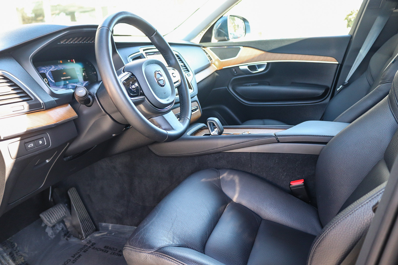 Used 2024 Volvo XC90 T8 Core w/ Protection Package Premier AWD/4WD image 20