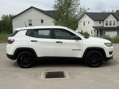 Used 2017 Jeep Compass Sport FWD image 3