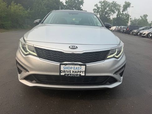 Used 2020 Kia Optima SE FWD image 2