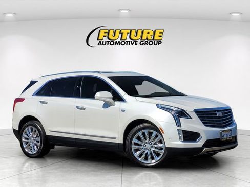 Used 2017 Cadillac XT5 Platinum w/ Driver Assist Package image 1
