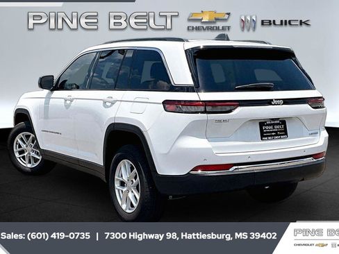Used 2024 Jeep Grand Cherokee Laredo X RWD image 2