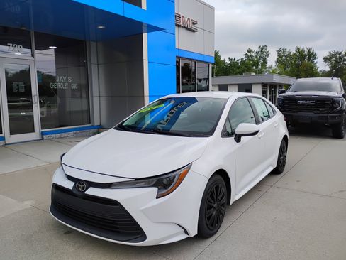 Used 2024 Toyota Corolla LE FWD image 13