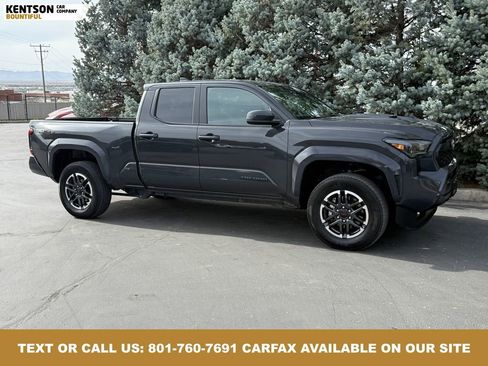 Used 2025 Toyota Tacoma TRD Sport image 11