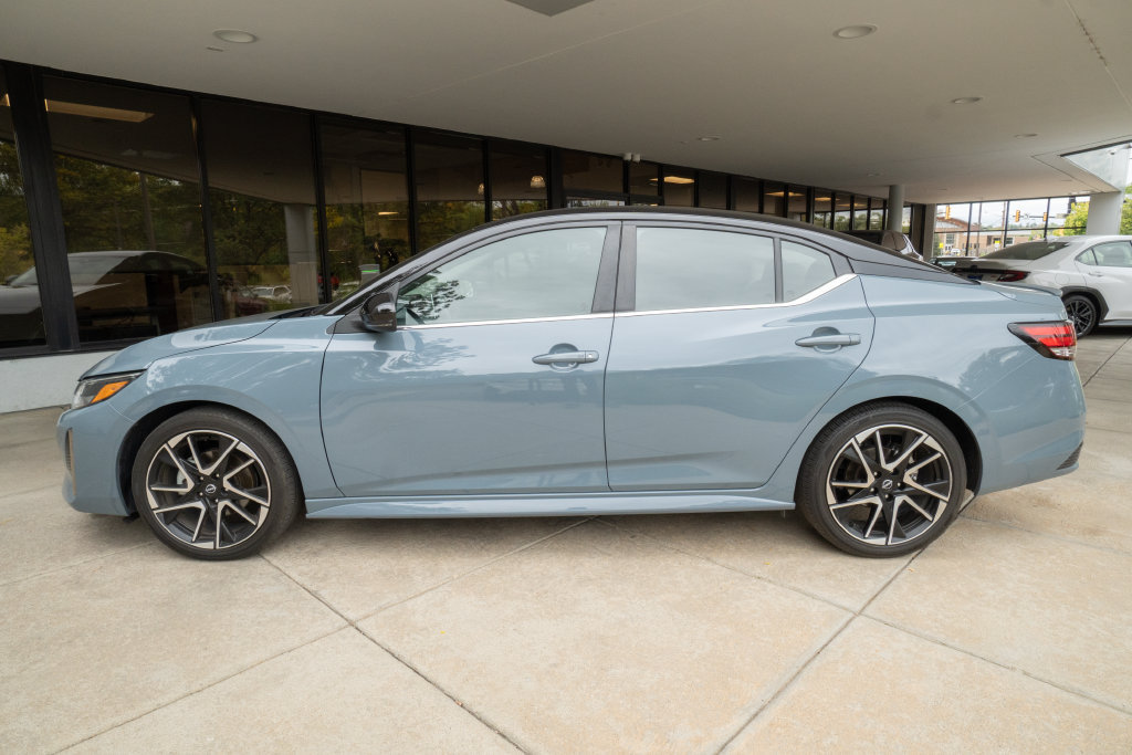Used 2024 Nissan Sentra SR FWD image 4