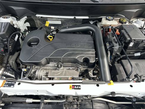 Certified 2024 Chevrolet Equinox RS FWD image 10