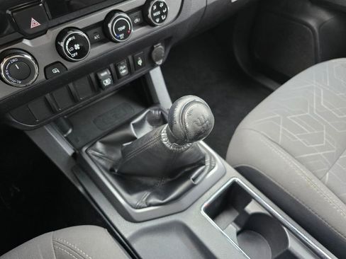 Used 2018 Toyota Tacoma TRD Off-Road image 37