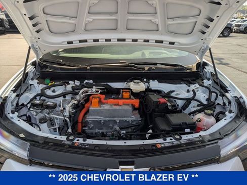 New 2025 Chevrolet Blazer EV LT image 32