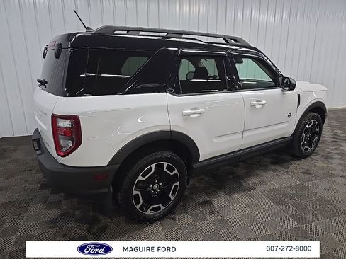 Used 2022 Ford Bronco Sport Outer Banks w/ Tech Package image 3