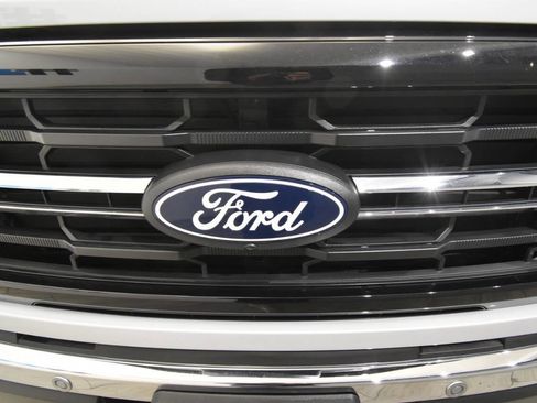 Used 2025 Ford F150 XLT w/ Equipment Group 302A MID AWD/4WD image 9